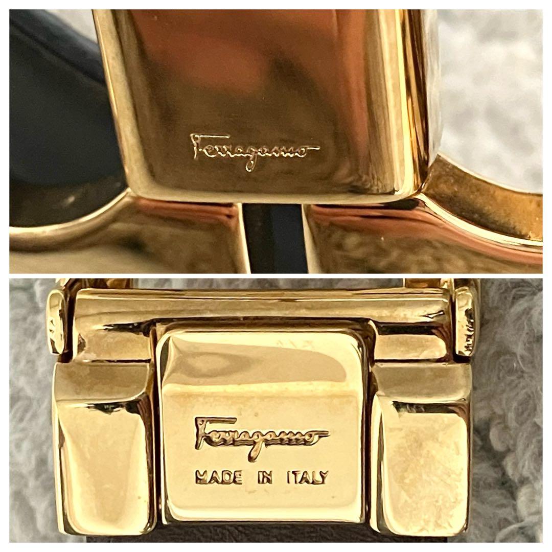 フェラガモ［ガンチーニ］ベルト　ゴールド金具　デカロゴ　レザー　レディース