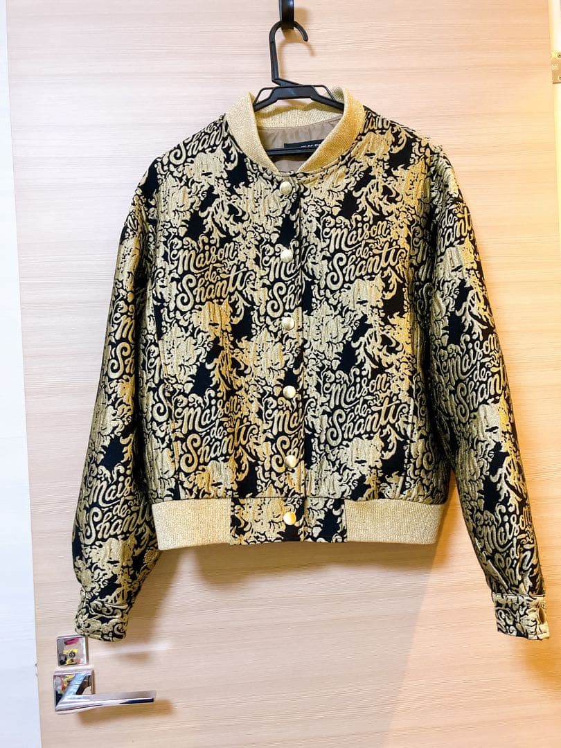 【着用1回のみ】メゾンドシャンティ　ブルゾン アウター