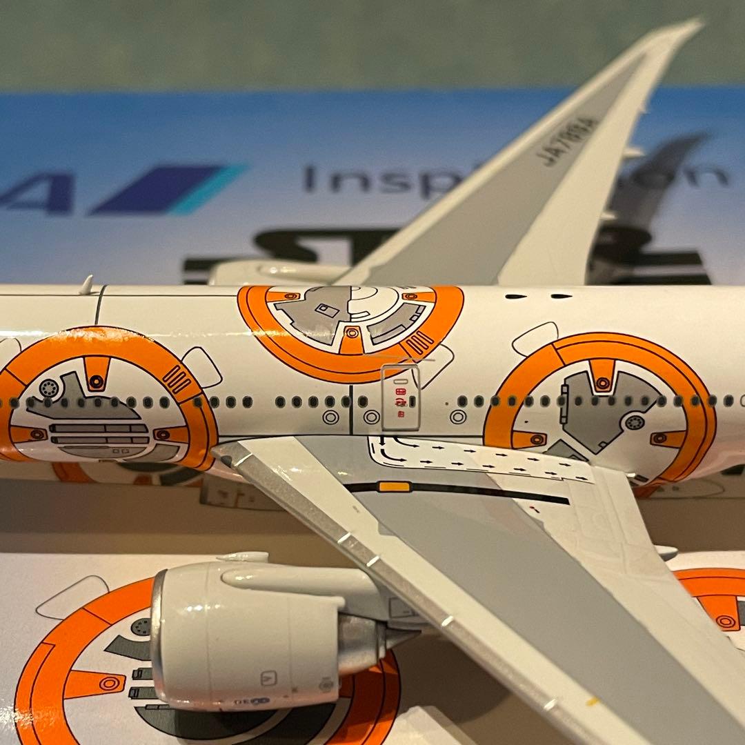 ANA 777-300ER スターウォーズ JA789A BB8 av 400