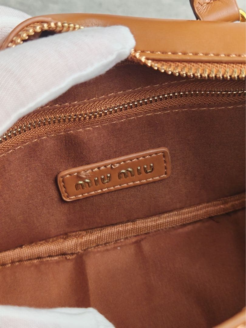 ＊じゅーたん＊miu miu キルティングハンドバッグ ブラウン　美品