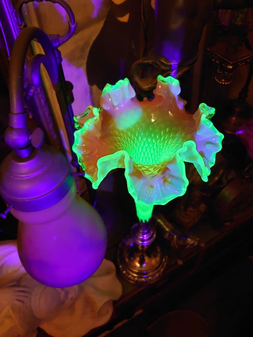 「売約済」フランス1890s'ヴィクトリアンクランベリー ヴァセリンSP花器