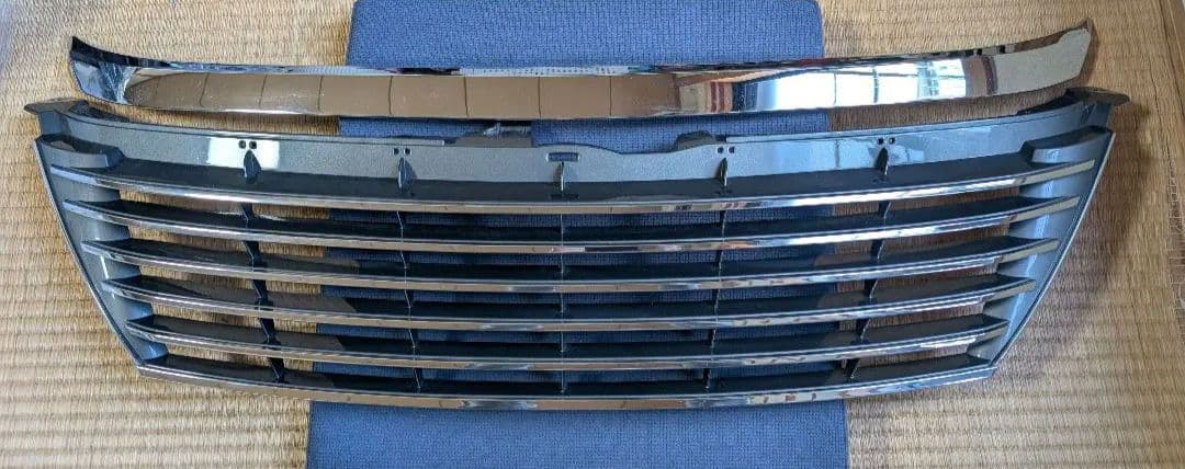 50カムリ前期　LX-MODE マークレスフロントグリル ガンメタ