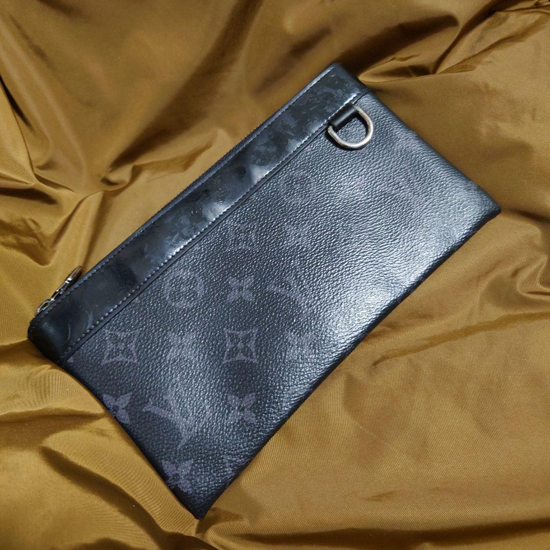 ルイヴィトン ポシェット ディスカバリー モノグラムエクリプス M44323