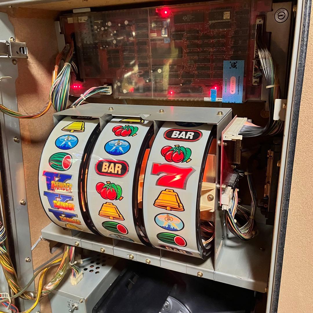 レトロ　スロット台　パチスロ　サンダーV 株式会社MACY