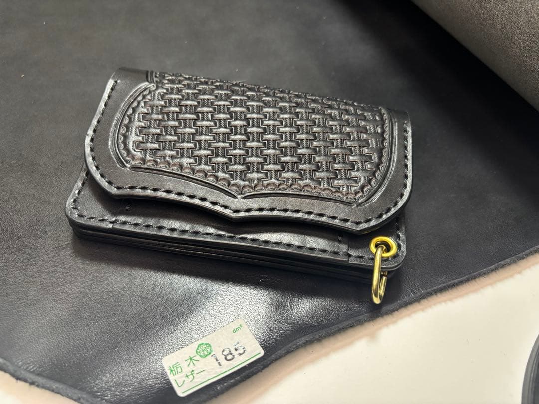 黒　栃木サドルレザー　トラッカーウォレット　三層　真鍮レザークラフト