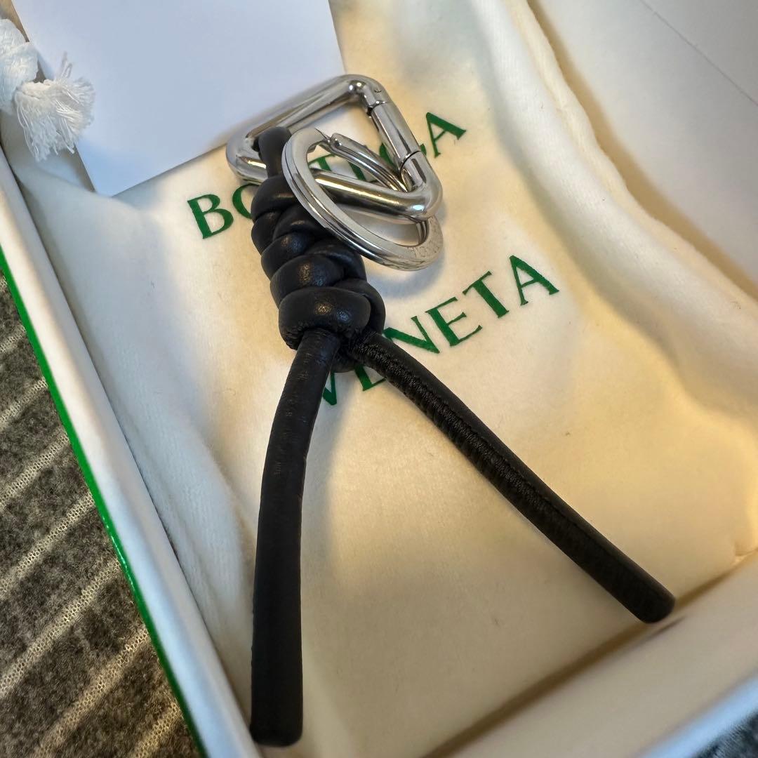 ☆極美品☆　ボッテガヴェネタ　キーリング　ネイビー　箱付き