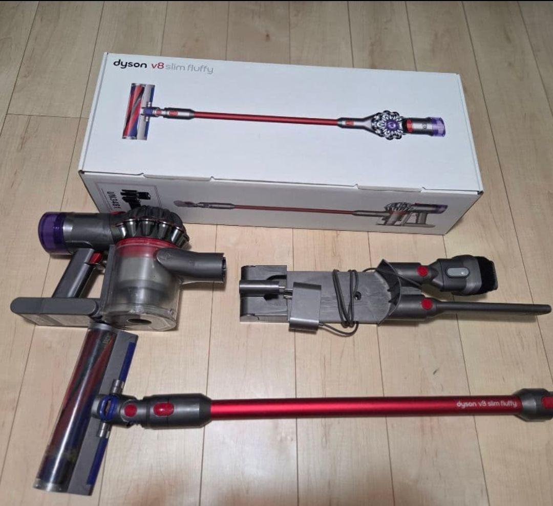 稼働中＆本日限り充電器付きＬＥＤノズル付V8 純正Slimスティッククリーナー