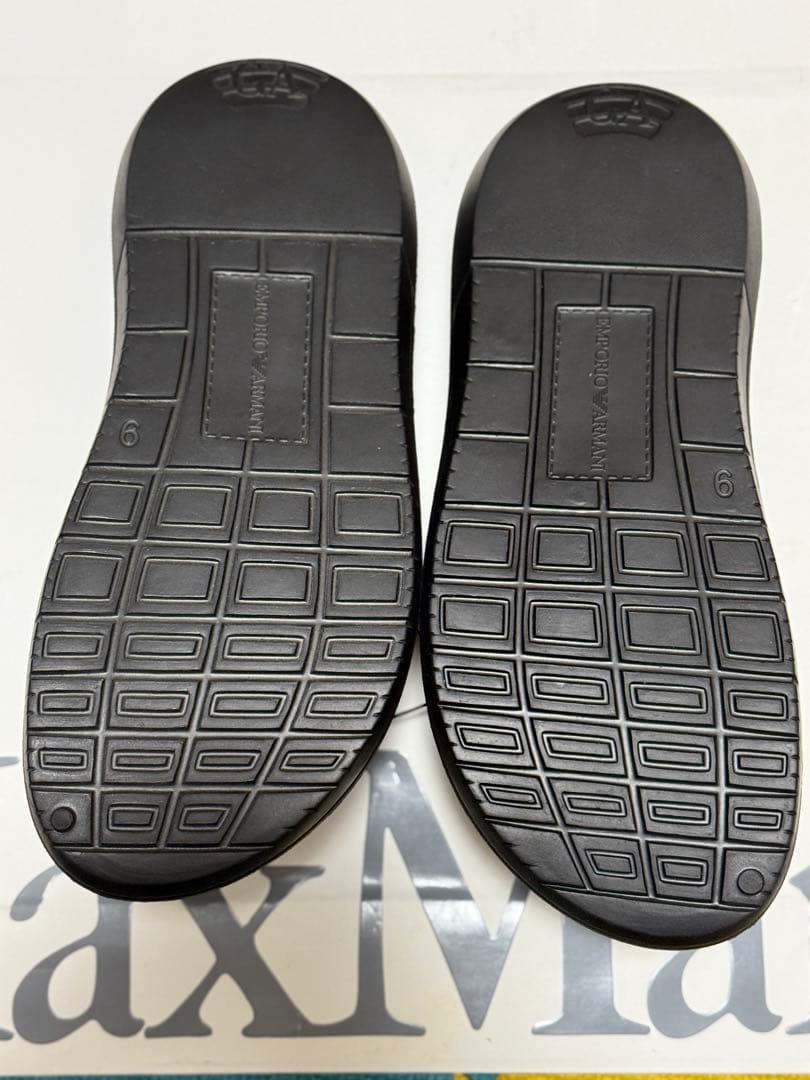 EMPORIO ARMANI モノブロックサンダル ラバー エンボスロゴ 軽量