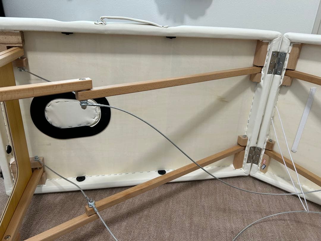 折りたたみマッサージテーブル ホワイト