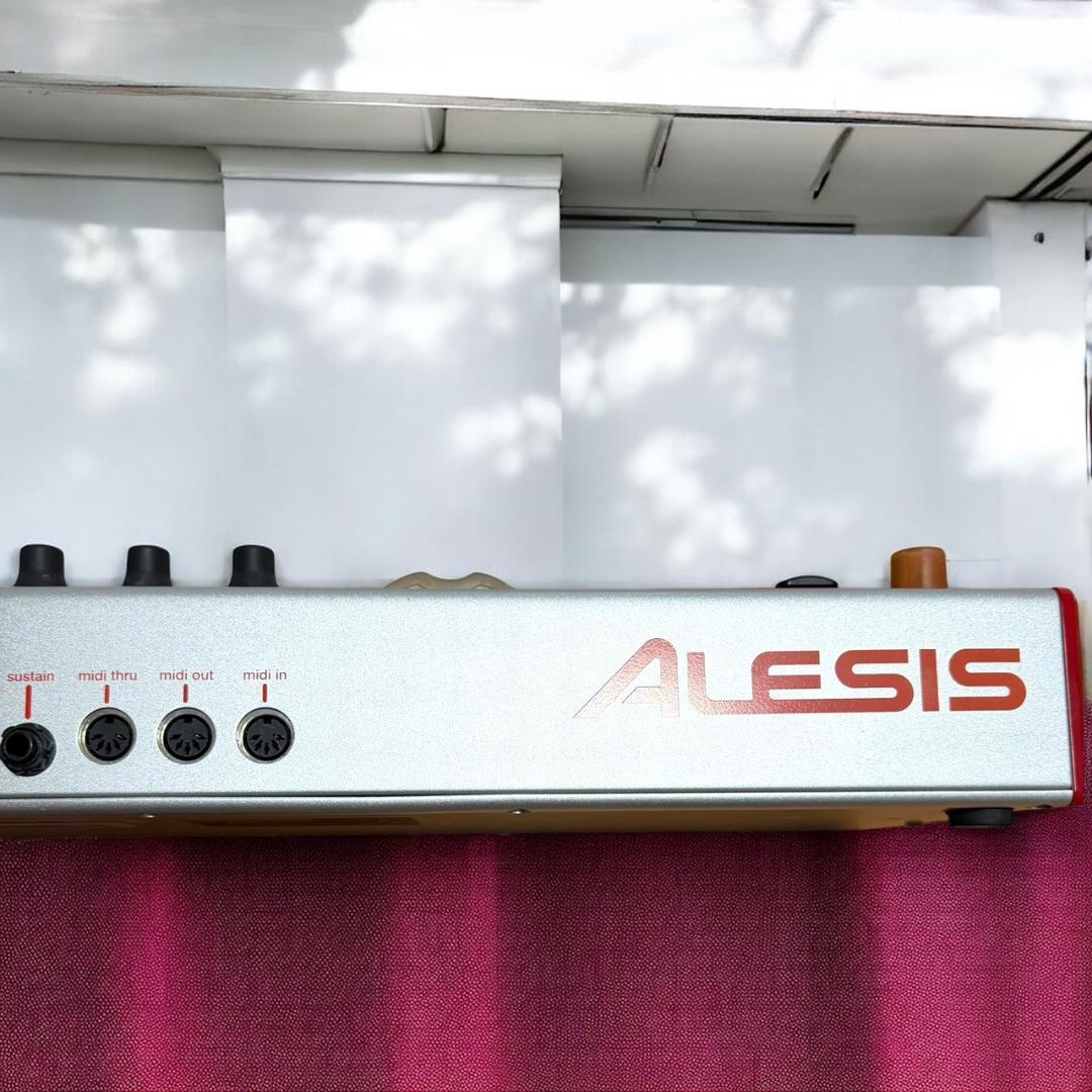 ☆美品 アレシス Micron アナログモデリング シンセサイザー 37鍵