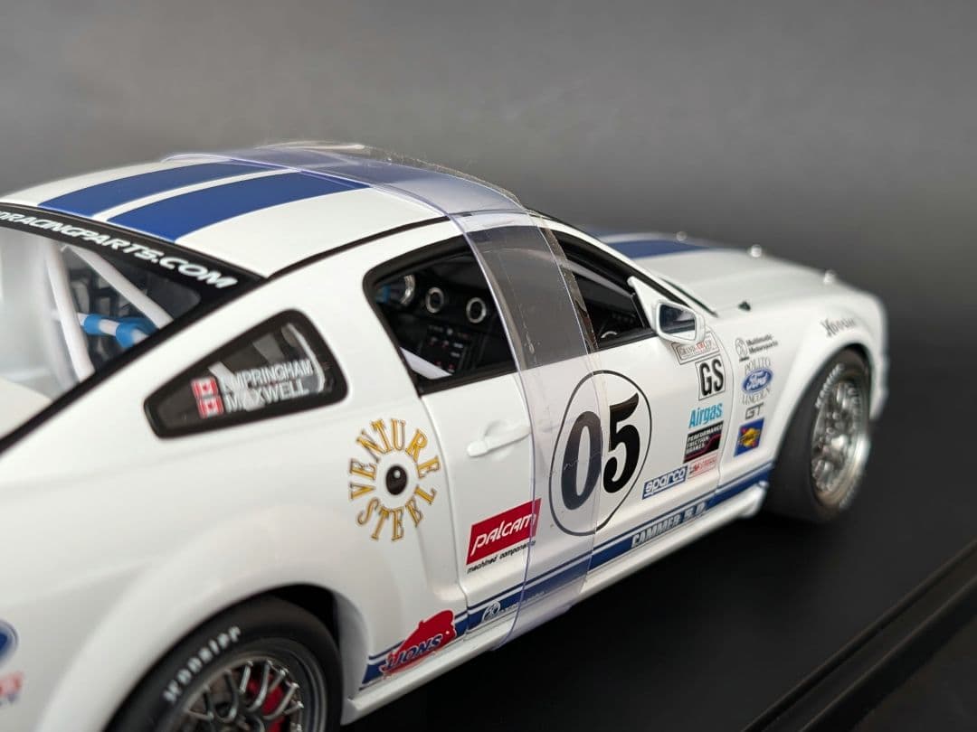 オートアート 1/18 フォード マスタング FR500C 2005 #5