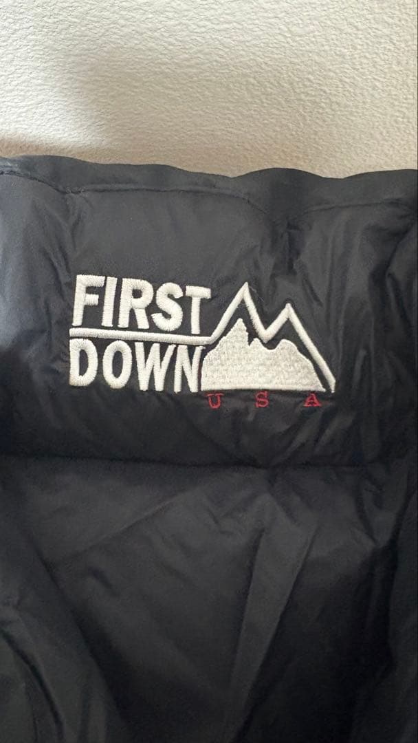 ［おかき］FIRST DOWN ブラック ダウンジャケット