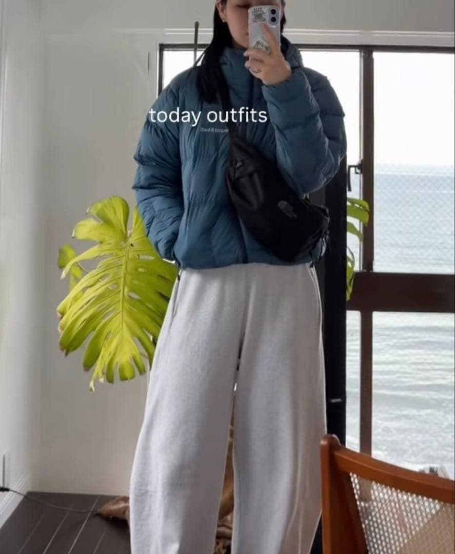 ネージュダウンパーカー　新品未使用　モンベル　mont-bell ブルー