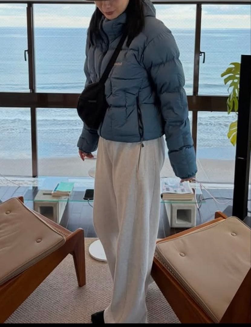 ネージュダウンパーカー　新品未使用　モンベル　mont-bell ブルー