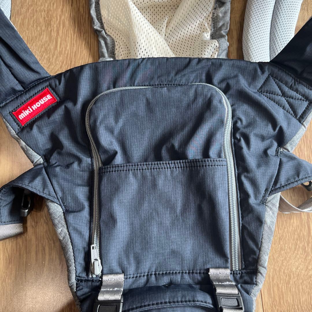 【美品】ミキハウス×ポグネー コラボ 抱っこ紐　チャコールグレーよだれカバー等付