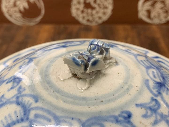 シノワズリ　十九世紀　中国清朝　中期 草花紋 染付 耳付 蓋付き　水指