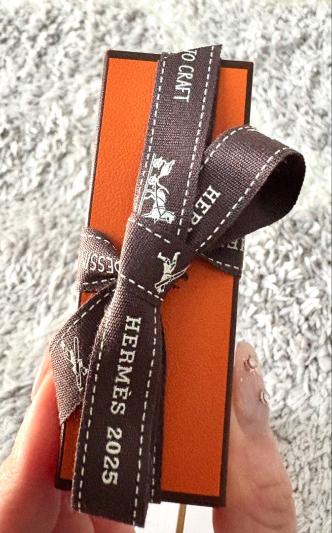 未開封！　エルメス　リップ　口紅　リップバーム（無色）