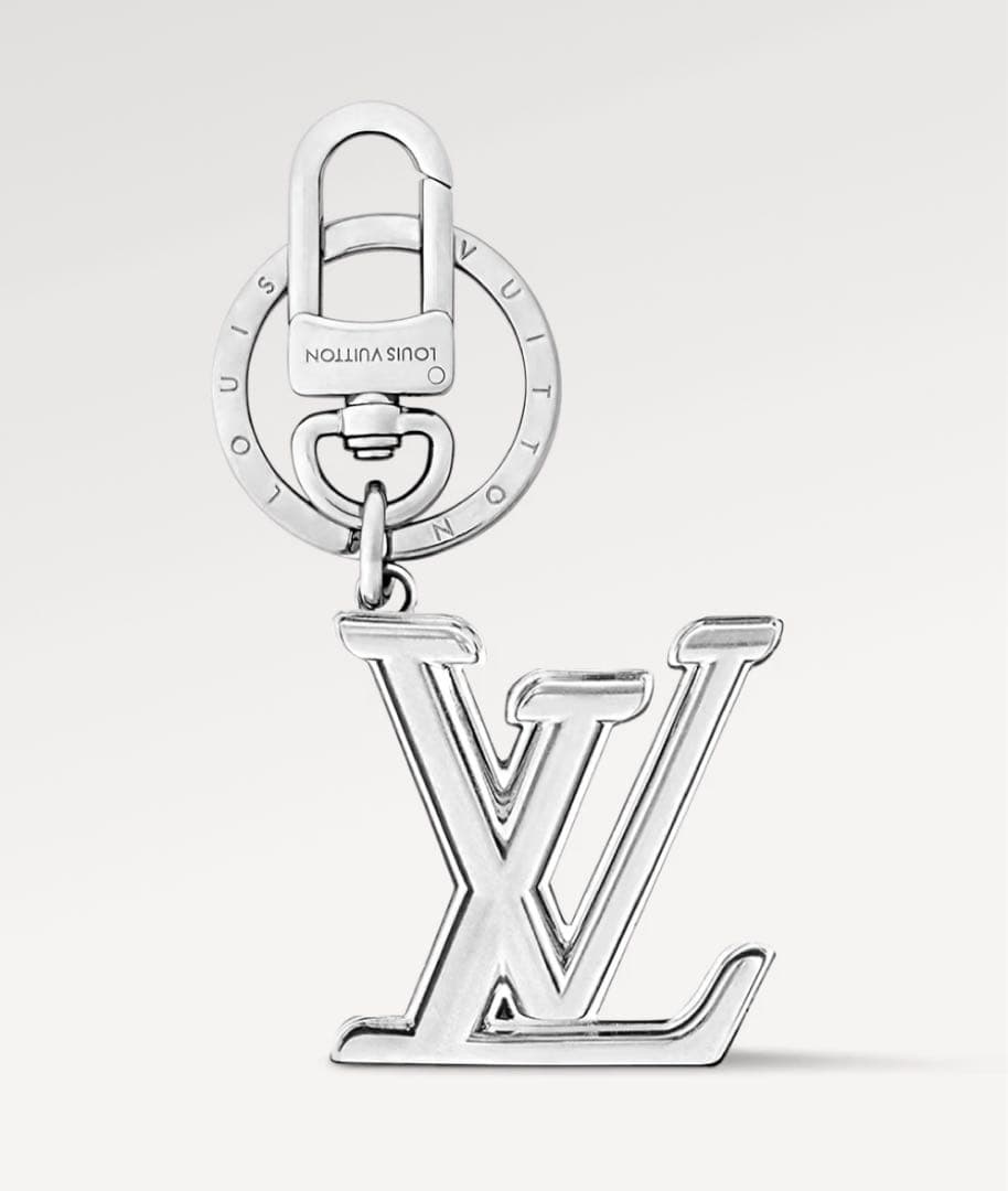 Louis Vuitton LVロゴキーホルダー