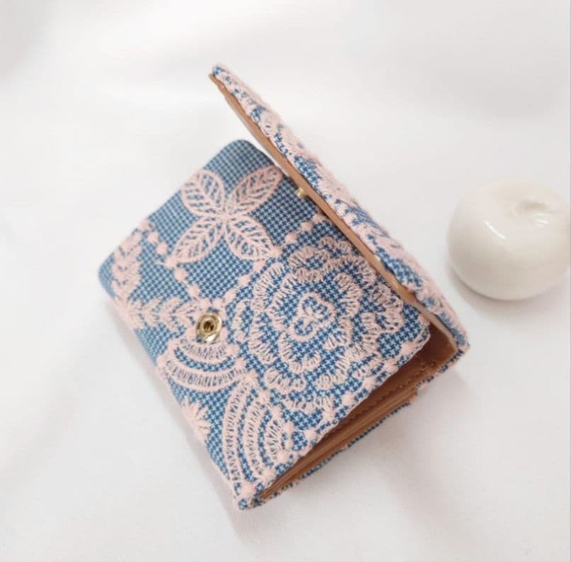 【現品販売】 foresttile ブルー がま口三つ折り財布 ミナペルホネン