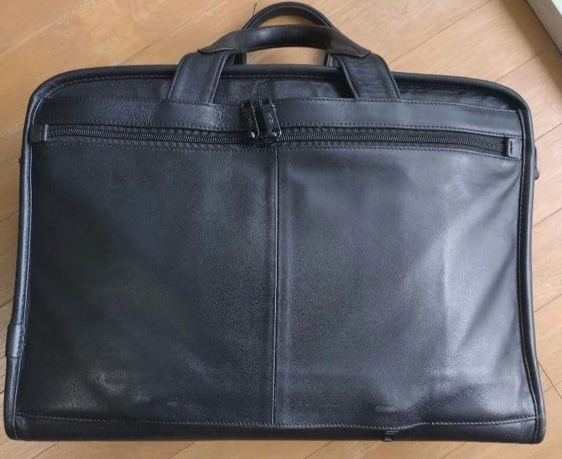 TUMI ブラックレザー　トートバッグ　ビジネスバッグ　本革