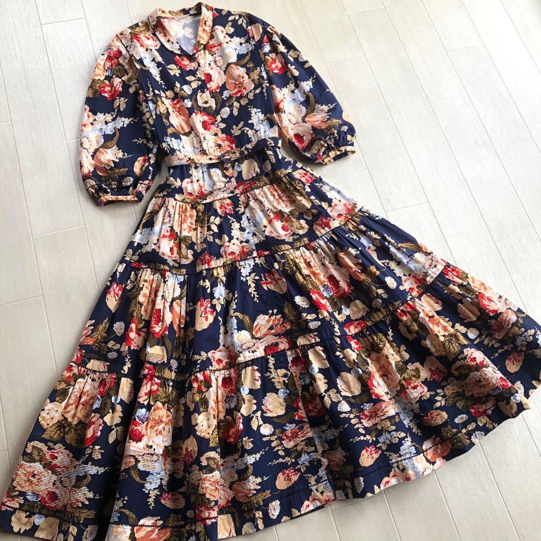 インゲボルグ 花柄 ピンタック 紺色 7分袖 ワンピース