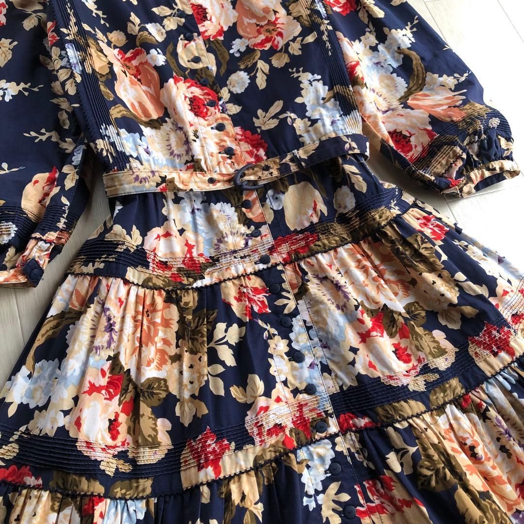 インゲボルグ 花柄 ピンタック 紺色 7分袖 ワンピース