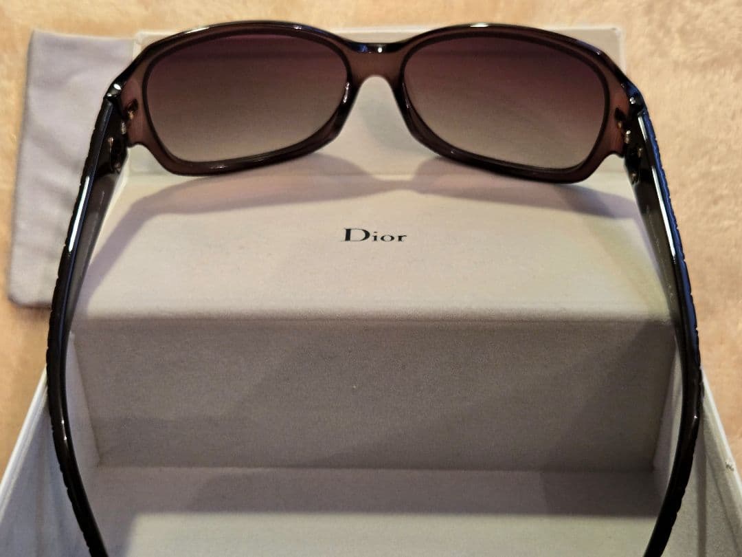 【Dior】 ブラックラウンドサングラス ケース付き