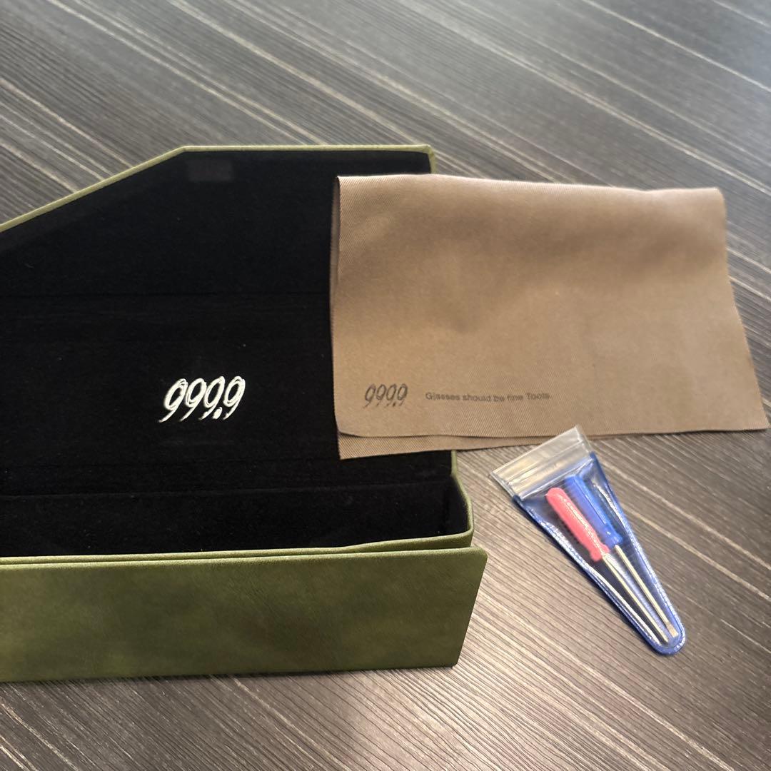 999.9 フォーナインズ　メガネ　ケース　クロス付き
