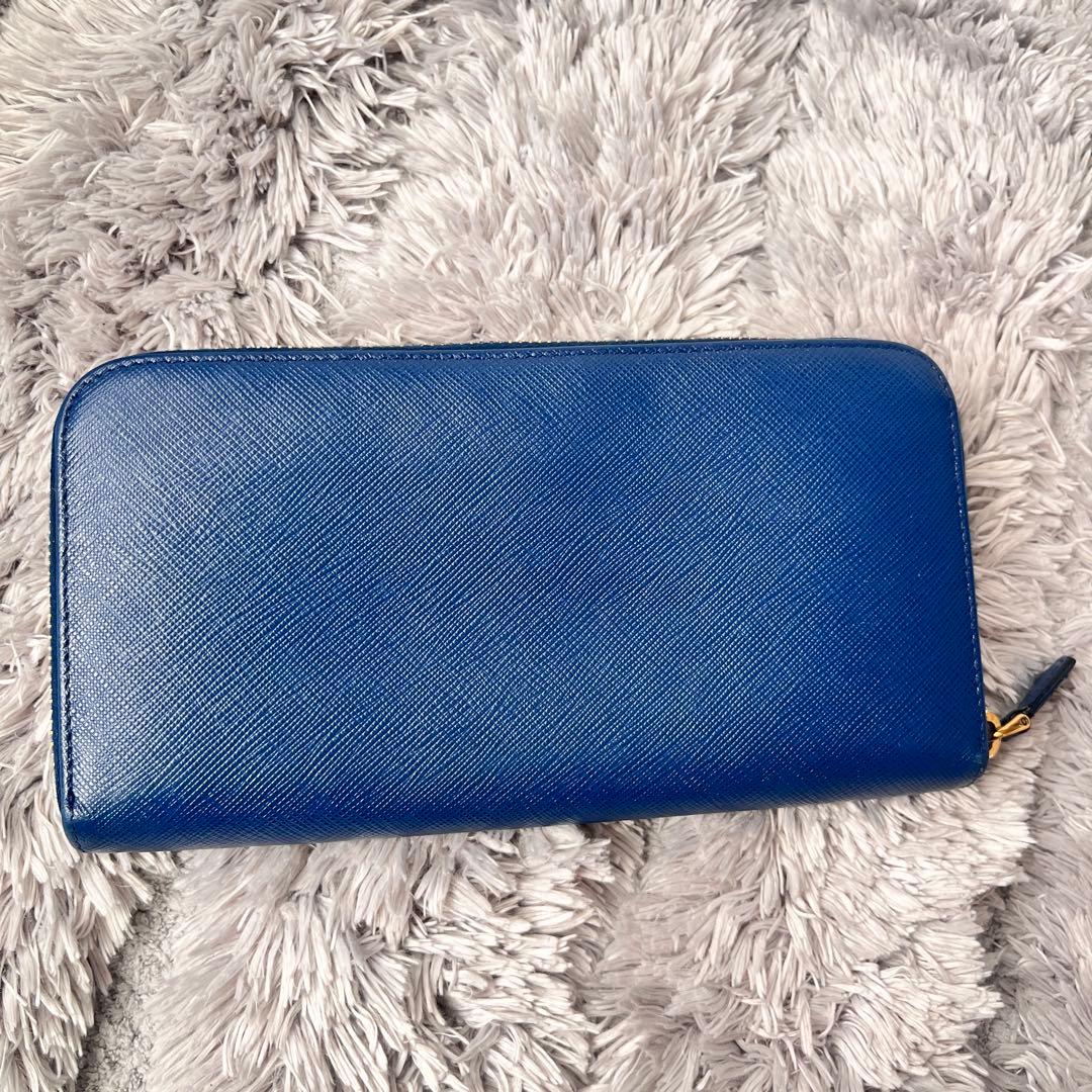 美品✨PRADA フィオッコ　ラウンドファスナー　サフィアーノ　メタルロゴ