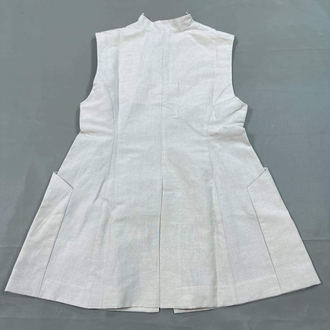 IENA ペプラムジレ 2025秋 リネン混ベージュ　Vネック