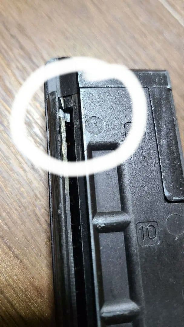 ジャンク KSC MP9 ガスブロバックエアガントイガン18禁 マガジン１本付き