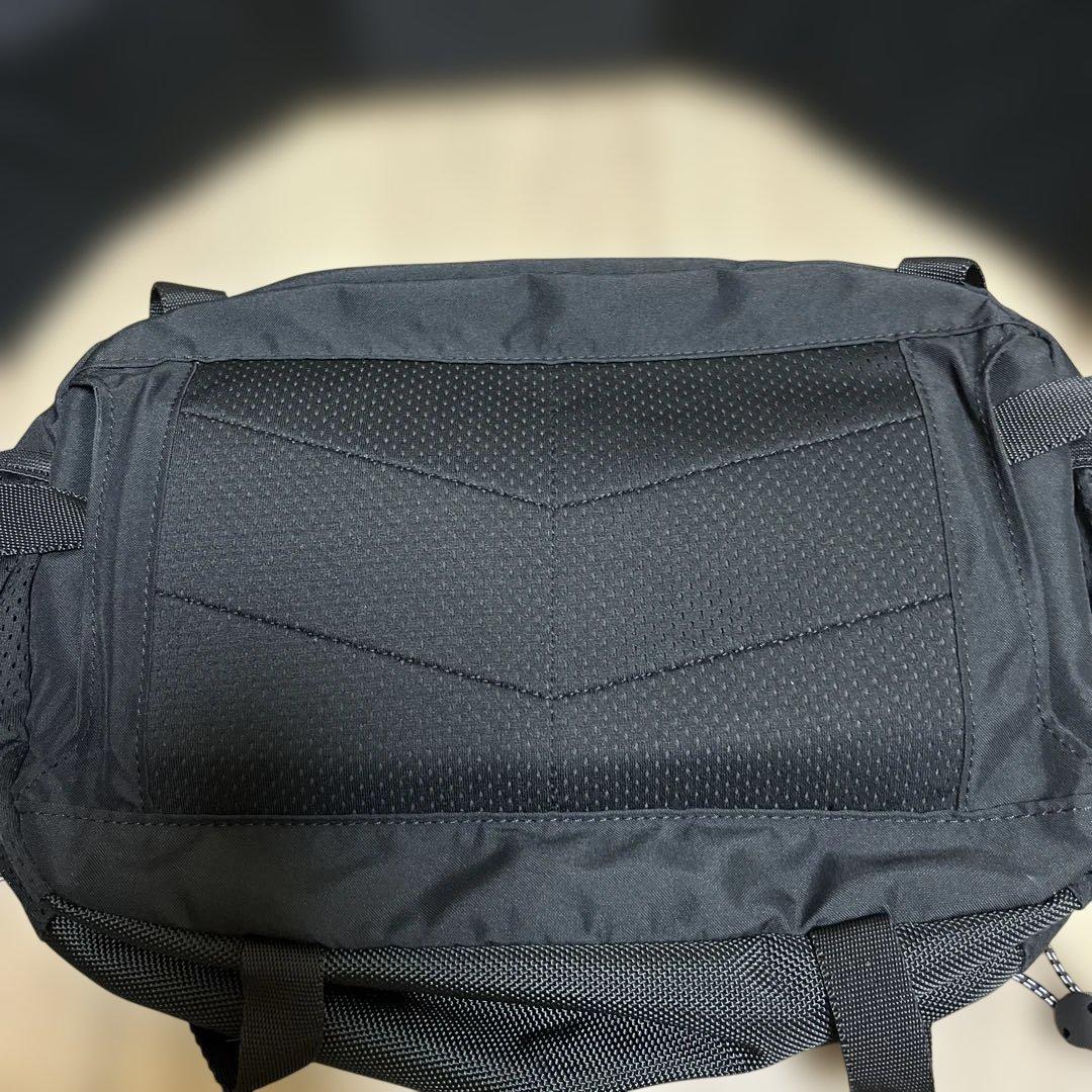 アディダスステラマッカートニーボディバッグ