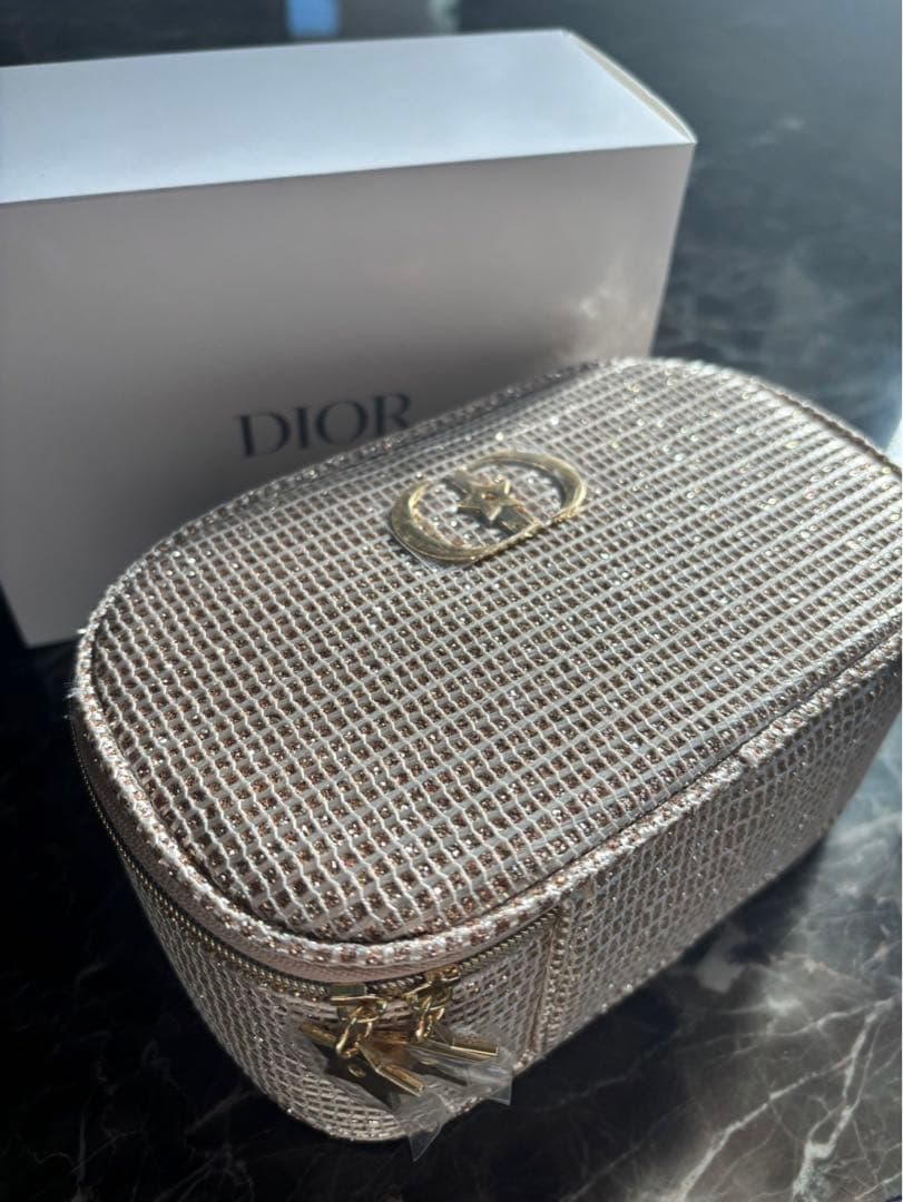 またお値下げ！【新品未使用】DIOR 2025 クリスマスホリデーオファー