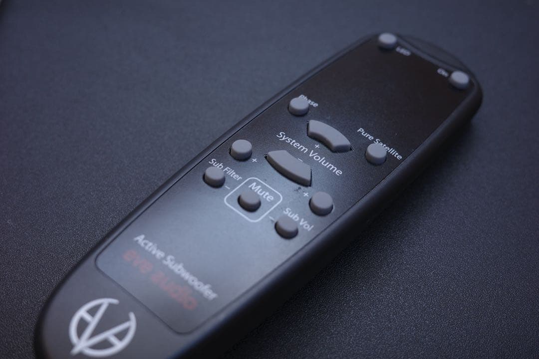 EVE AUDIO - TS107 アクティブサブウーファー