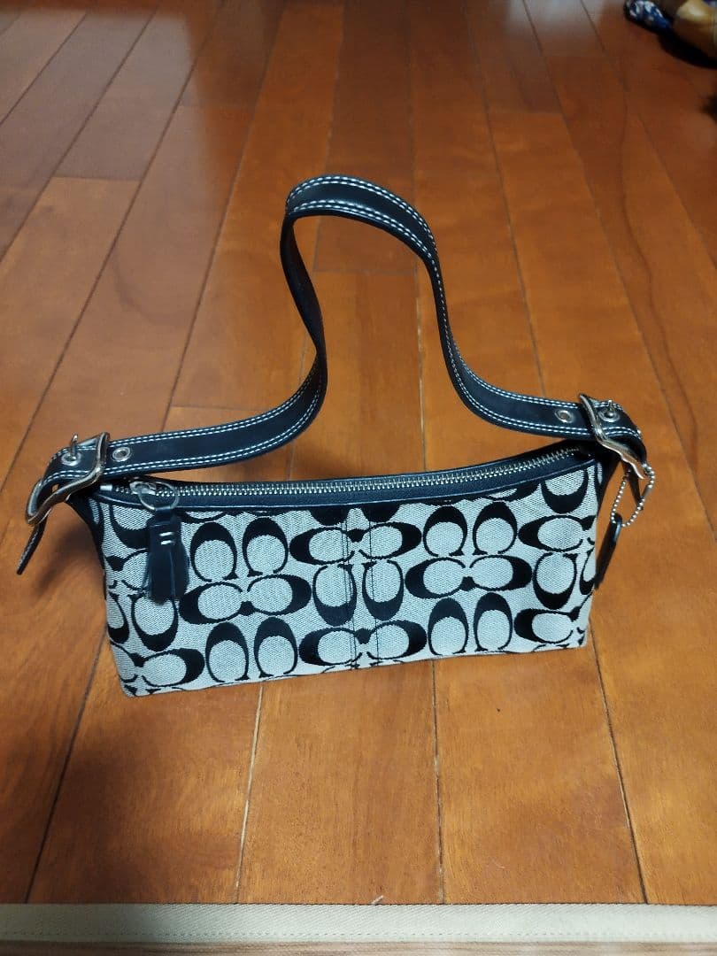 COACH フラワーパターン ハンドバッグ