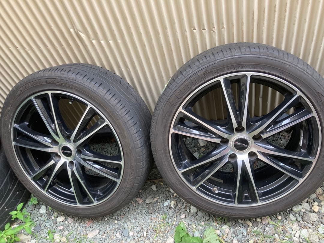 タイヤバリ山！美品！LAFFITE 18インチアルミ　225/45R18
