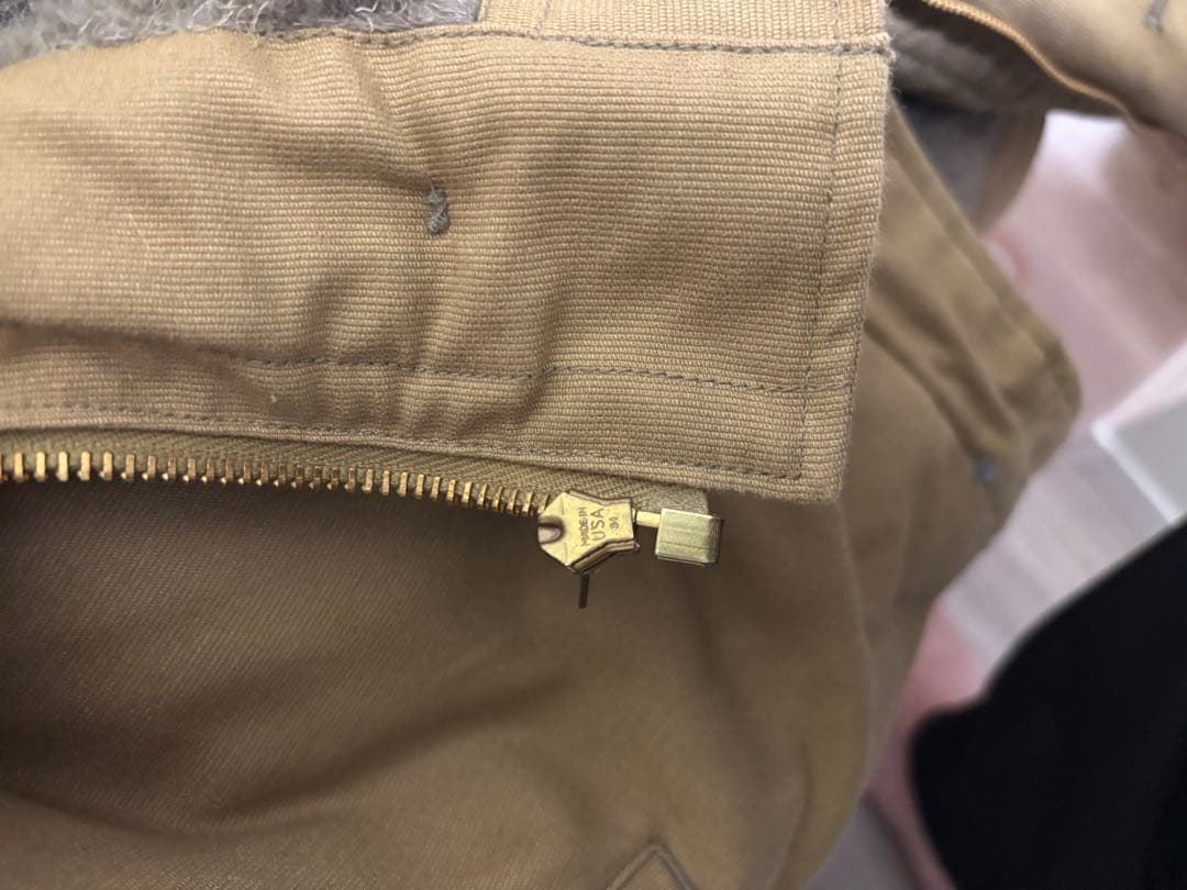 USNロゴ付きベージュミリタリージャケット