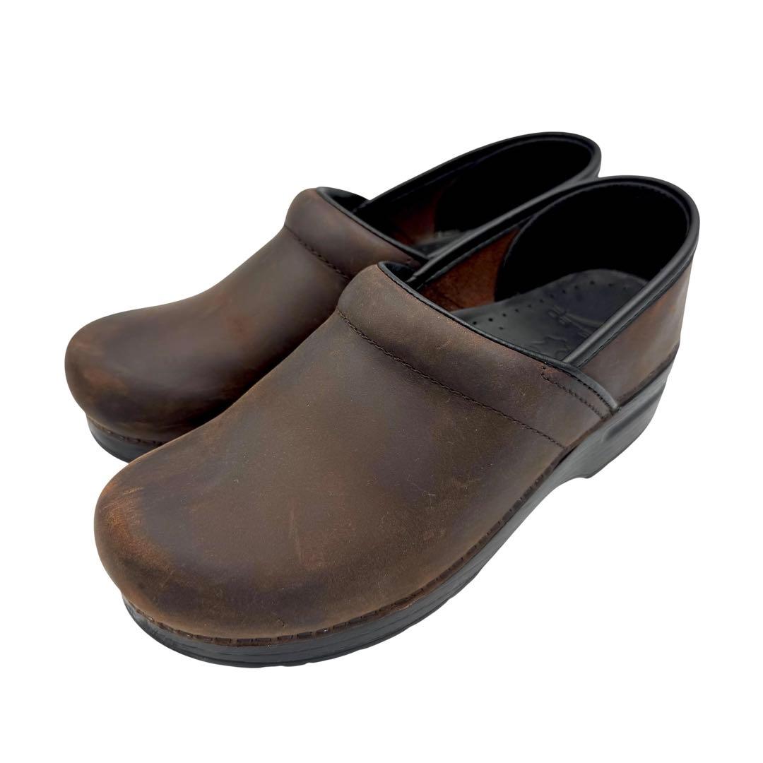 美品■dansko ダンスコ 38 オイルドレザー プロフェッショナルクロッグ
