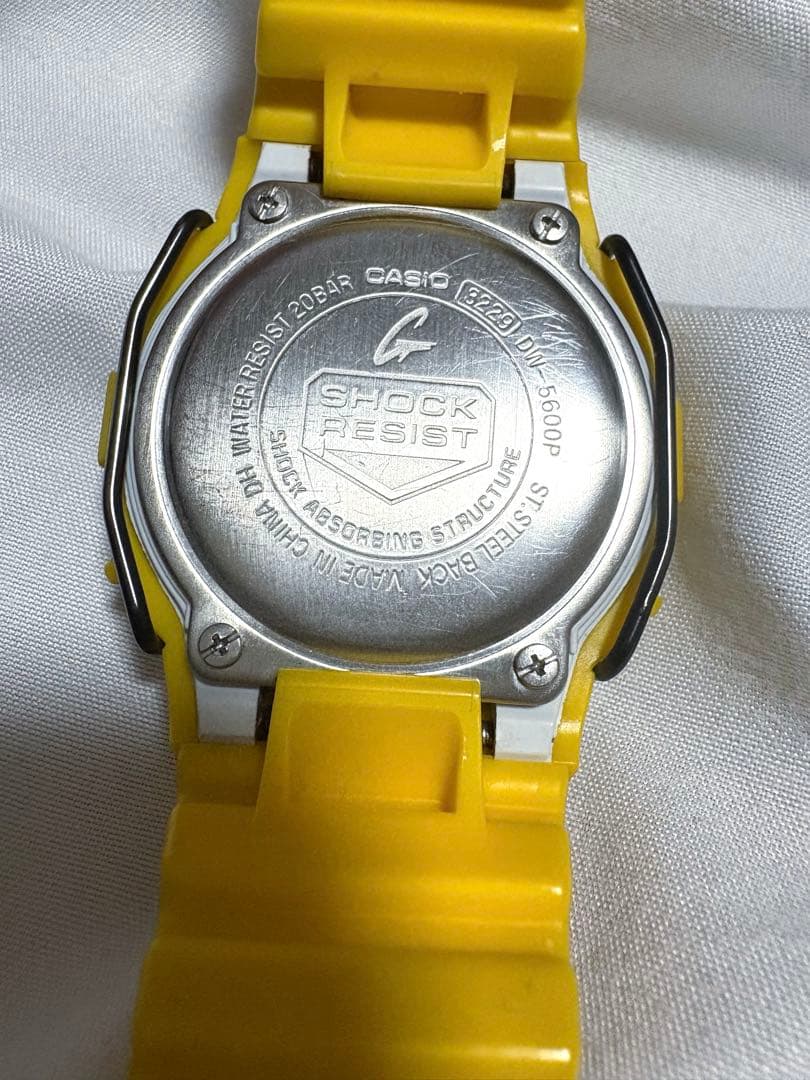 G-SHOCK DW-5600Pイエロー 腕時計　バンパー付き