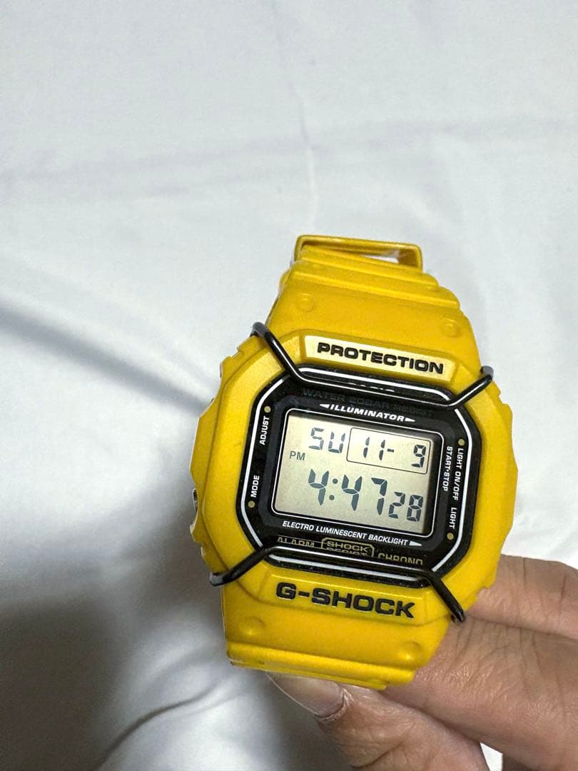 G-SHOCK DW-5600Pイエロー 腕時計　バンパー付き