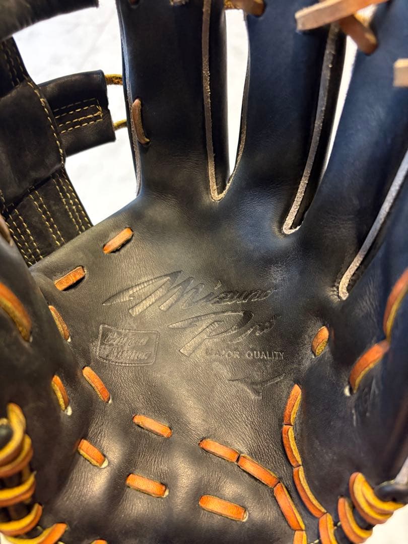 Mizuno Pro 硬式グローブ 黒/金