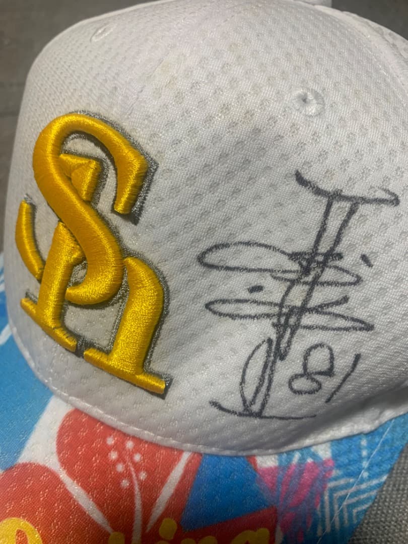 ソフトバンクホークス工藤前監督サイン入りキャップ
