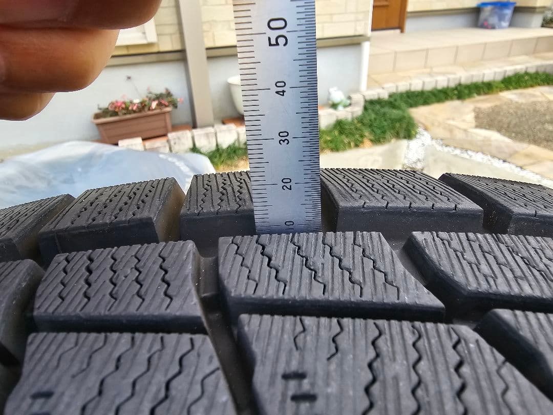 seita 。スタッドレスタイヤ プラド