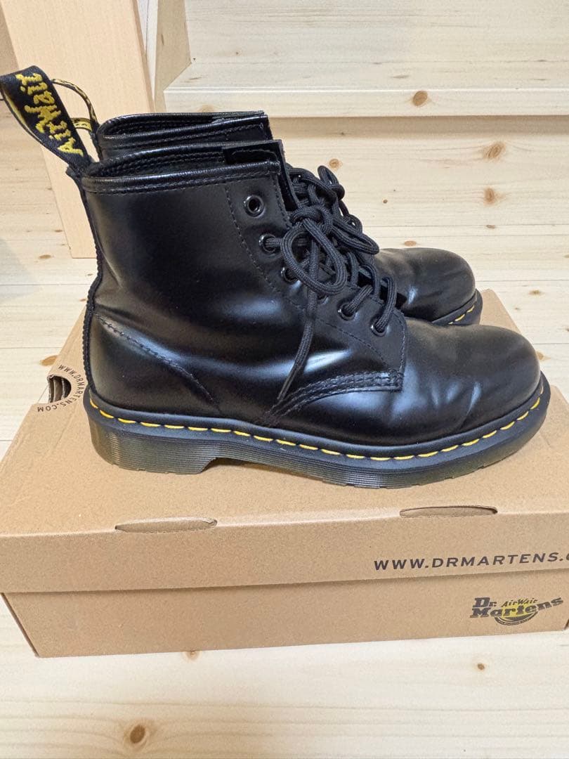 Dr. Martens 6ホール ブーツ（UK6／EU39）