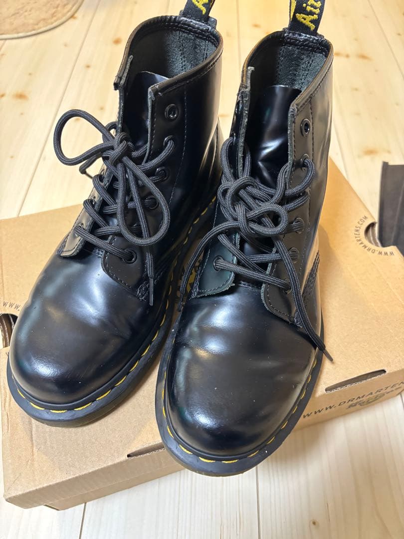 Dr. Martens 6ホール ブーツ（UK6／EU39）