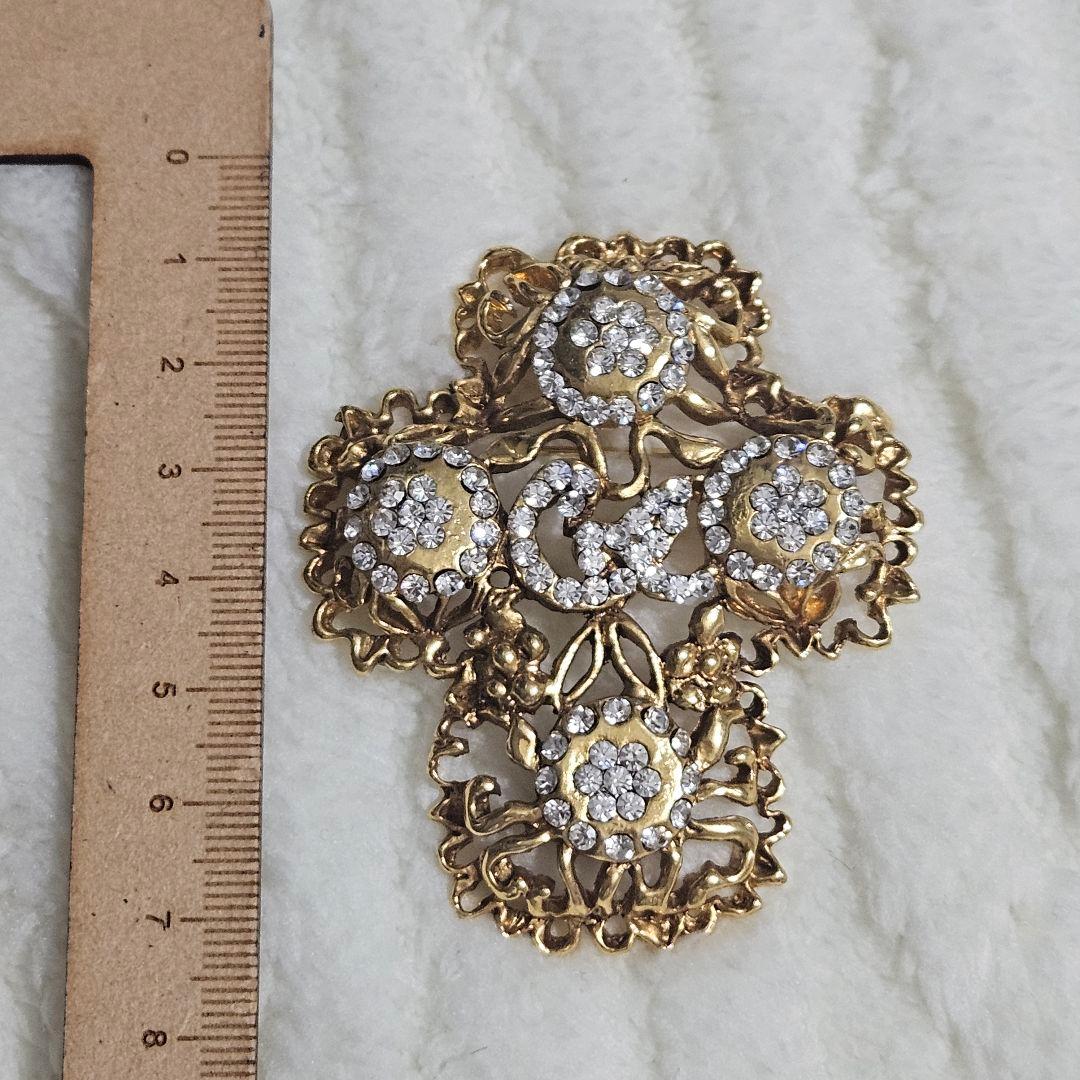 折*口様 B368 希少！ヴィンテージ クリスチャンラクロワ ブローチ ゴールド