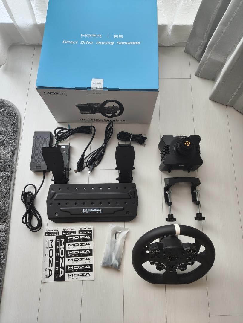 MOZA R5 バンドル（ハンコン・ペダル2点セット）