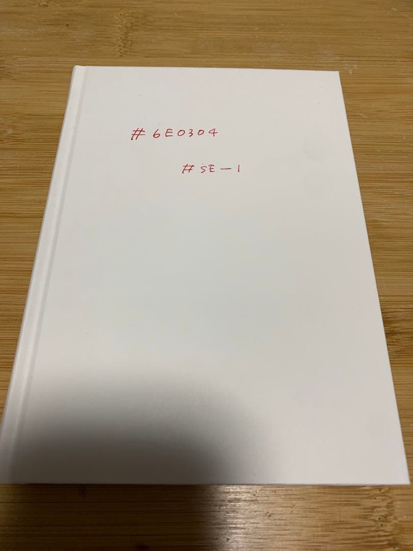 宮田愛萌写真集制作プロジェクト『#6E0304』特装版 #SE-1 表紙直筆