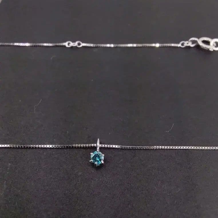 K10WGブルーダイヤモンドネックレス　(0.08ct )　　中古品