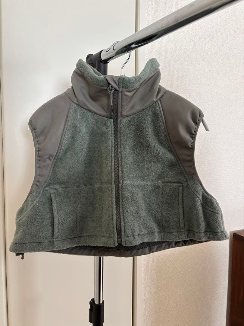 トップス HYKE ECWCS GEN3 FLEECE CROPPED VEST
